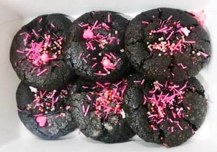 Sprinkle  dark chocolate cookies - 6 pcs